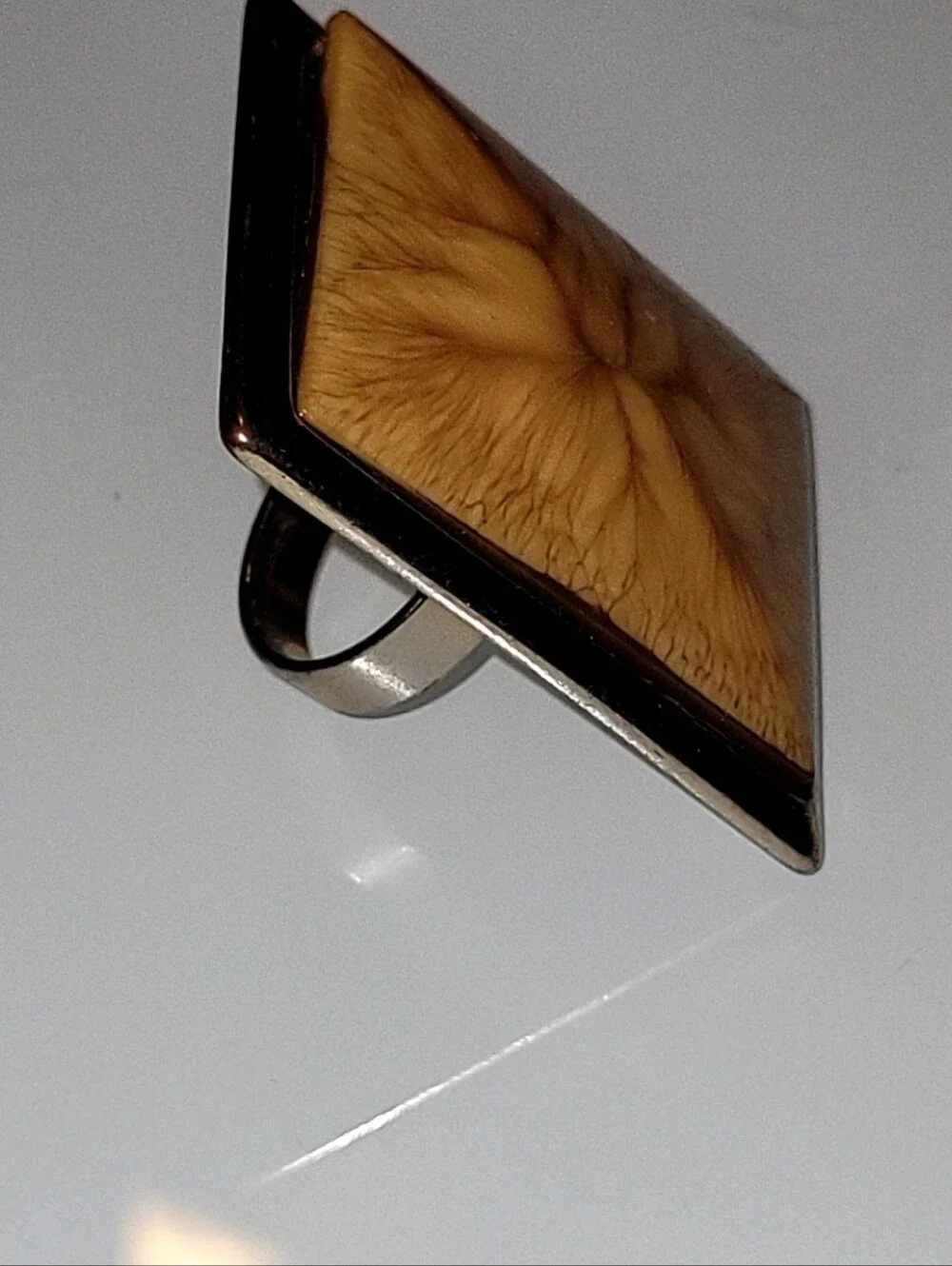 Statement Square Resin Ring Size 7 Cream Marbled Gold Tone Retro